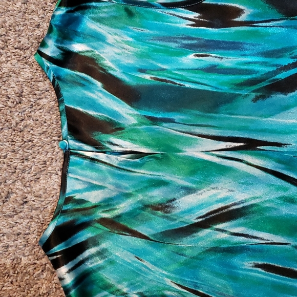 TAHARI Tank - Picture 4 of 5